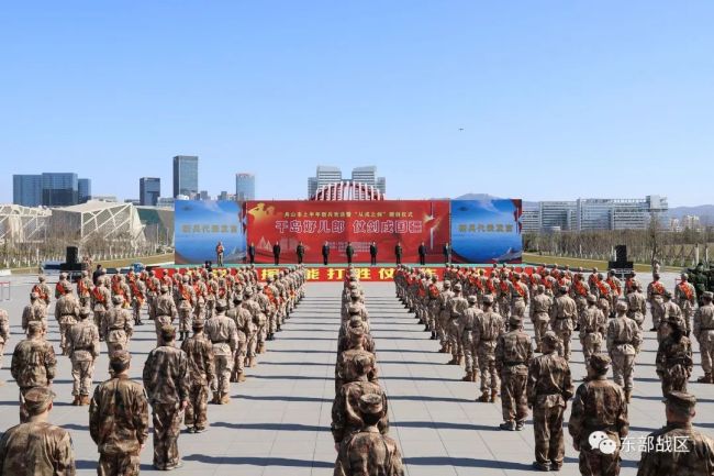 威武！這(zhè)些新兵入伍時(shí)獲贈“從戎之劍”！